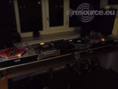 Our MEMBERS can Enlarge : DeteqBoy's DJ-Booth